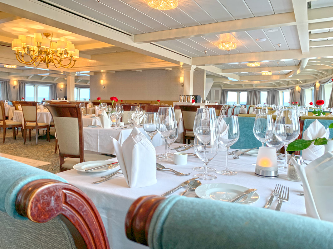 Victory Cruises dining